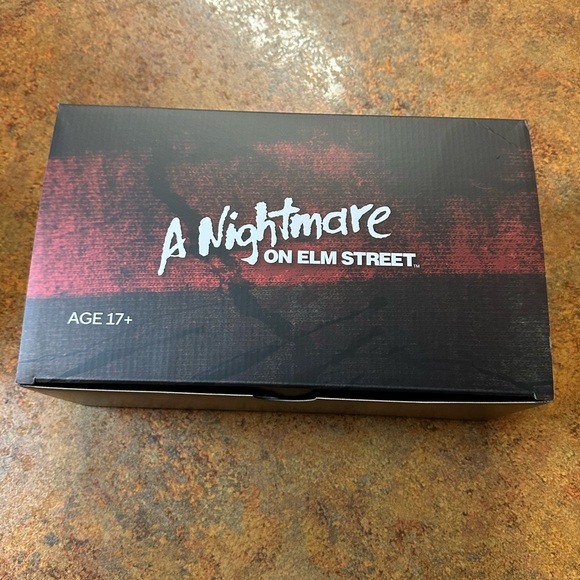 CROCS ALL TERRIAN NIGHTMARE ELM STREET SIZE 11 - Picture 4 of 4